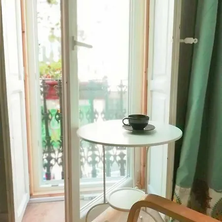 Apartment 47 Carrer De Cadis, Puerta 1