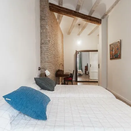 47 Carrer De Cadis, Puerta 1 *