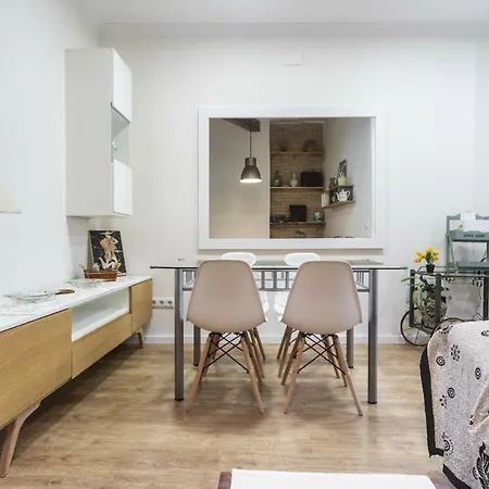 47 Carrer De Cadis, Puerta 1