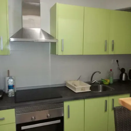 Apartment 47 Carrer De Cadis, Puerta 1